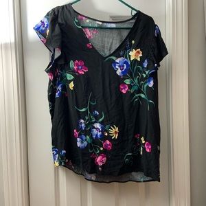 Black floral Flutter sleeve shirt L Old navy